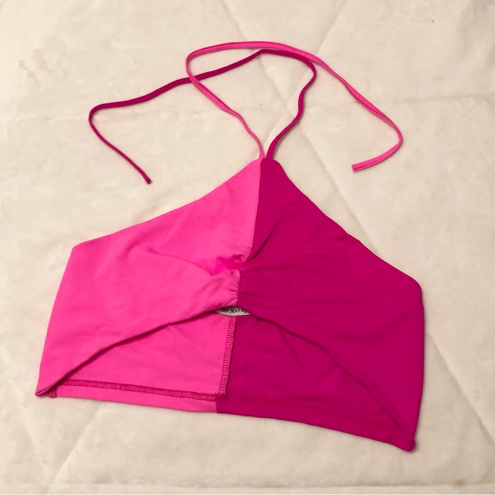 🆕 NWOT Pink Halter Bikini Top